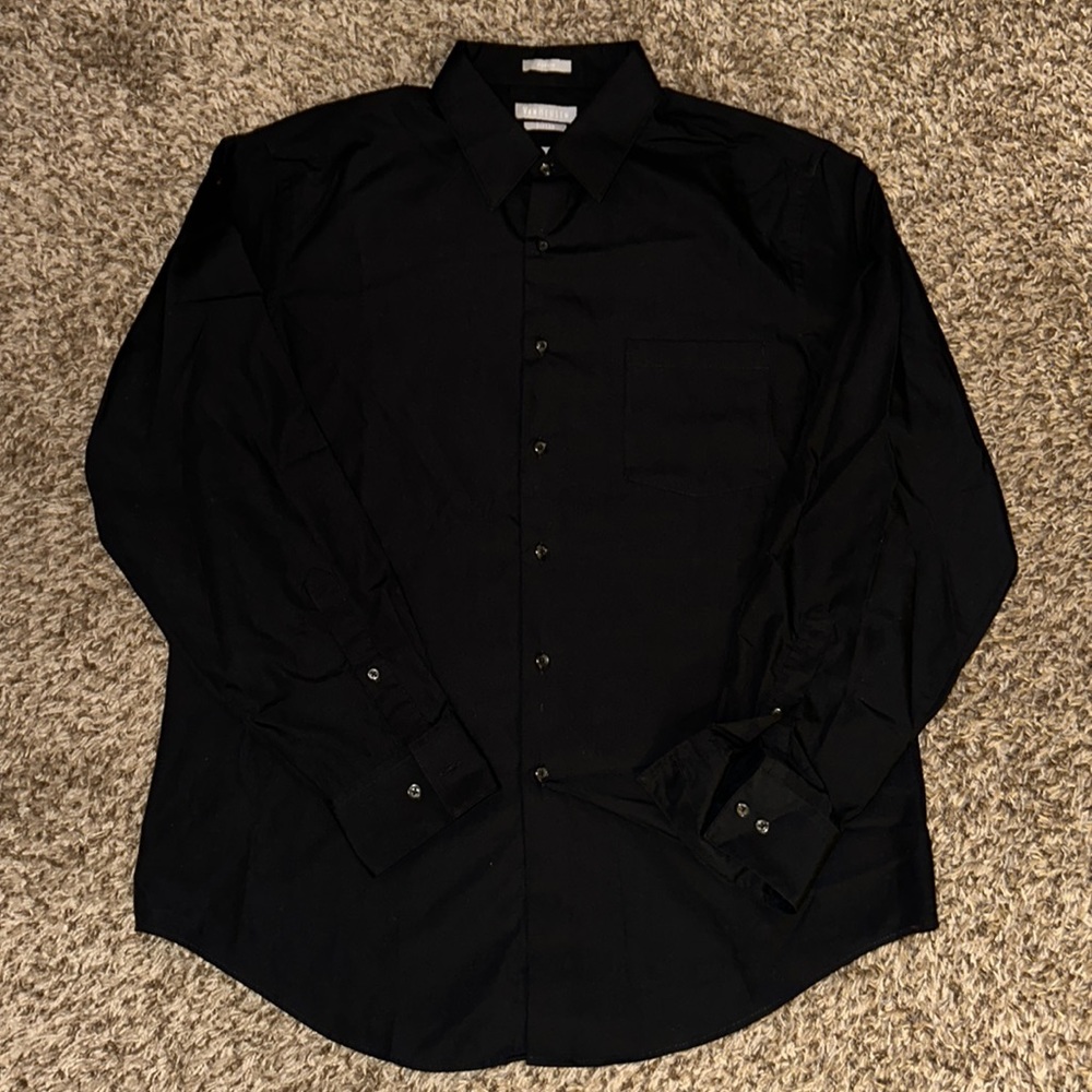 “Van Heusen” Black Fitted Poplin Dress Shirt